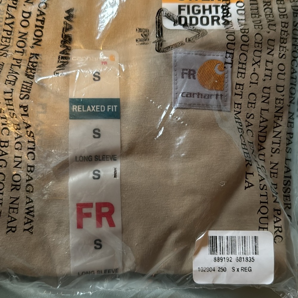Carhartt fire resistant cat1, nfpa70e, nfpa2112, long sleeve new in plastic
